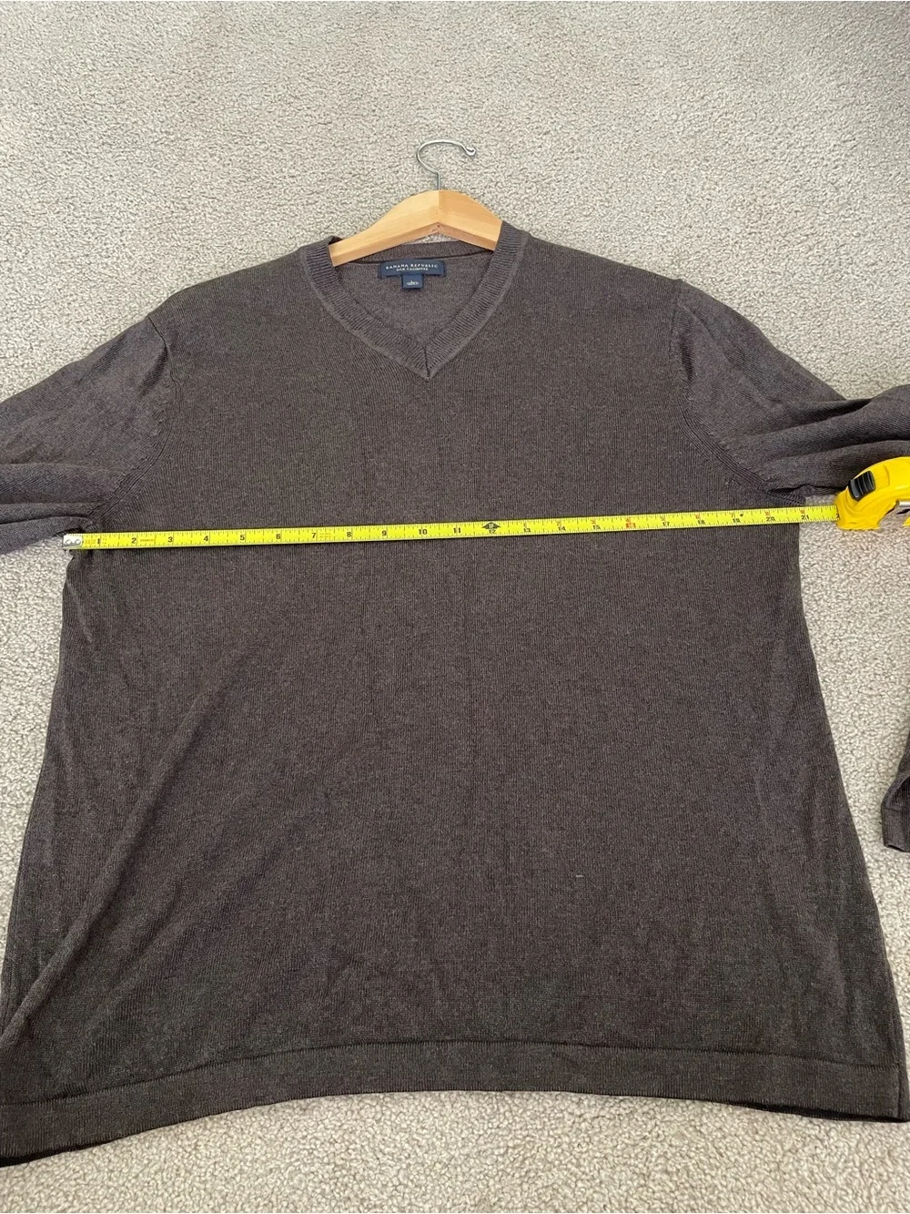Banana Republic Silk Cotton Men's Brown V-Neck Sweater. Preppy Dark Academia